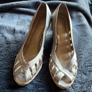 Stuart Weizman pewter espadrilles.